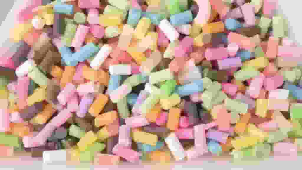 食物模型假「朱古力彩針」裝飾真蛋糕 日本幼兒園133童誤食膠粒