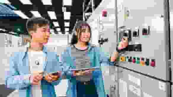 星島社論—職專教育鞏固樞紐發展 「行行出狀元」非空詞