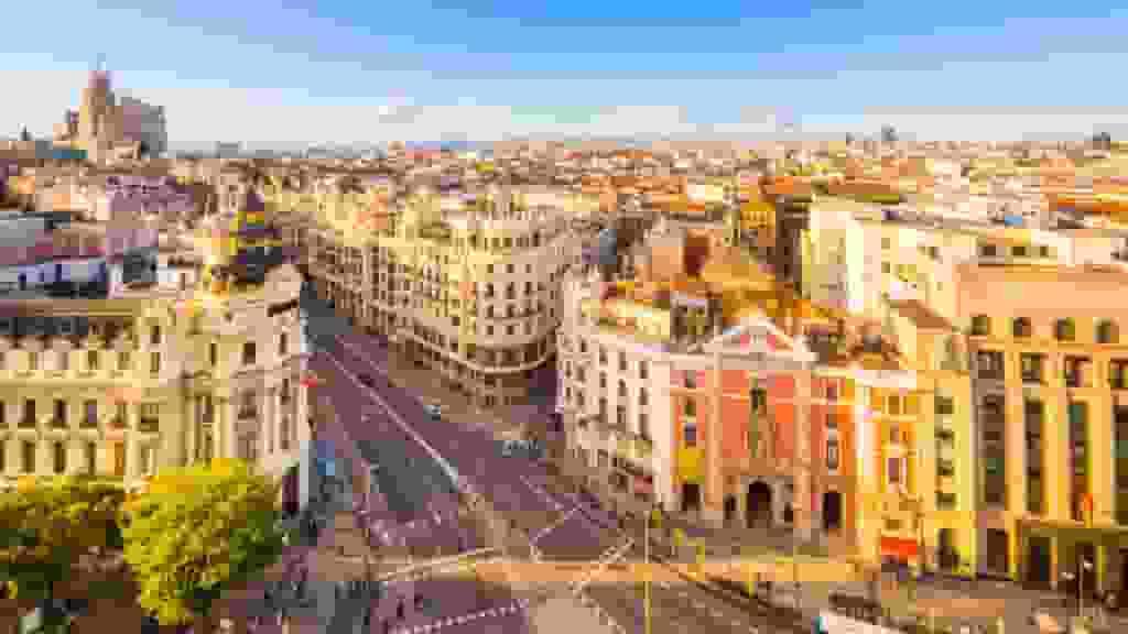 珍惜生命—西班牙單親母疑患抑鬱 抱雙胞胎慶生翌日跳樓亡