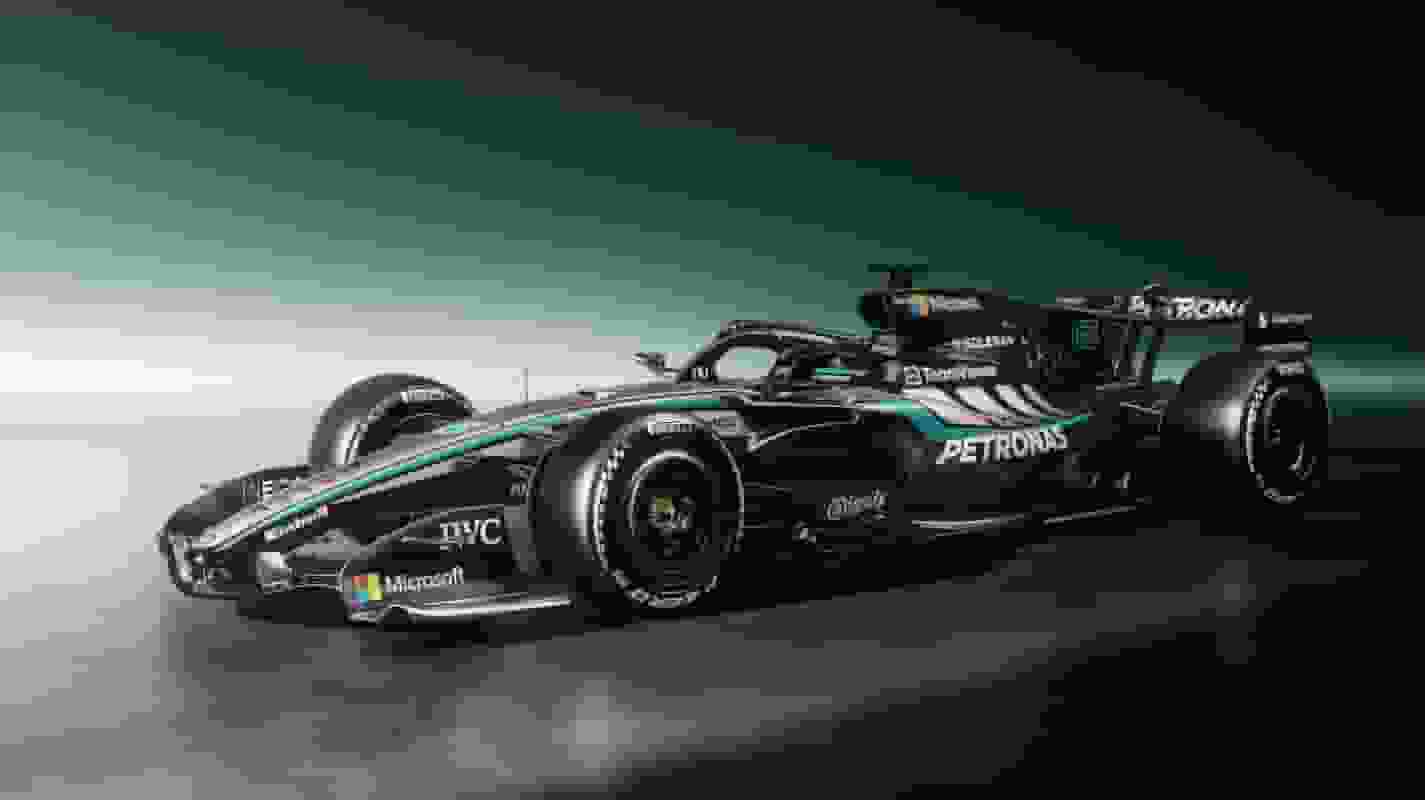 Mercedes車隊發表2026年F1賽車W17並完成試航