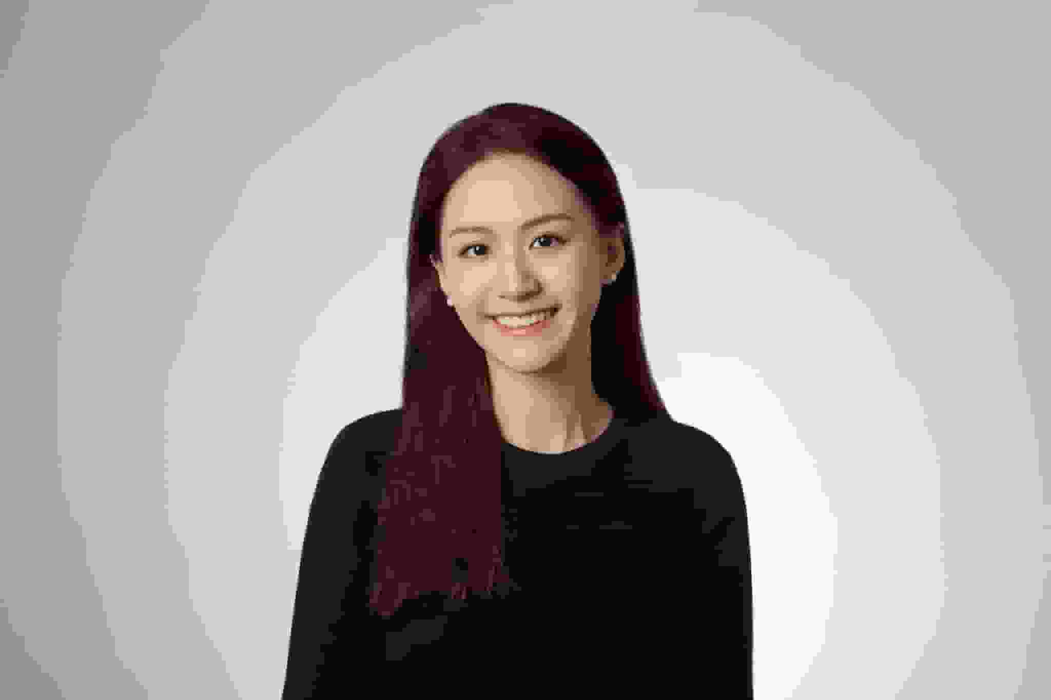 民建聯區議員莊雅婷參選港姐 北大畢業獲鄧炳強讚 赴京前曾被老師諷「成個人大陸晒」｜Yahoo