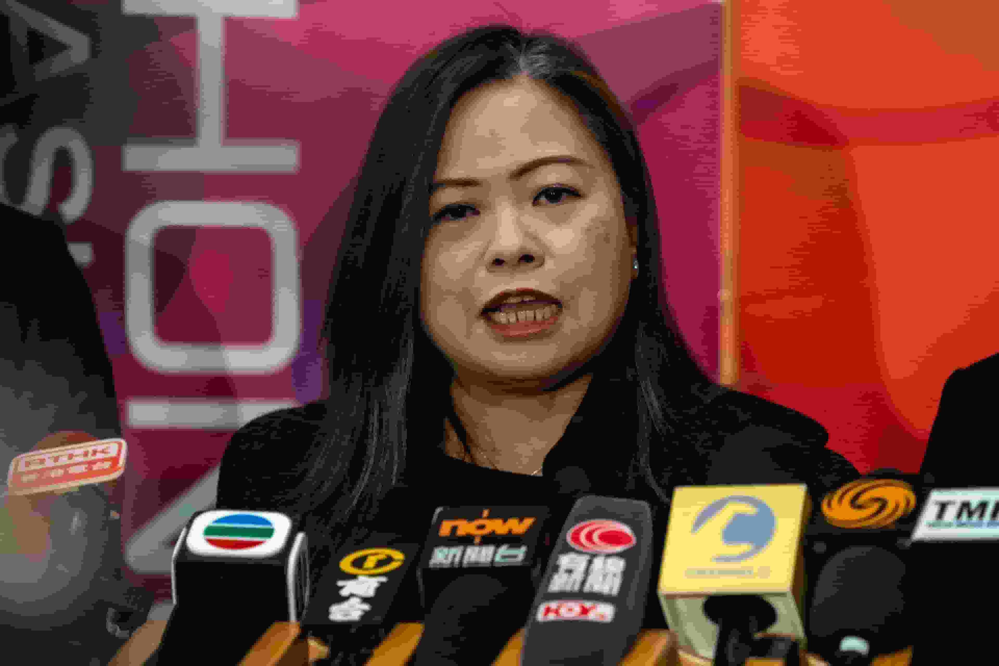 羅淑佩：歌詞、表演情節等「軟對抗」一直存在 審批場地表演、圖書館藏等嚴格把關｜Yahoo