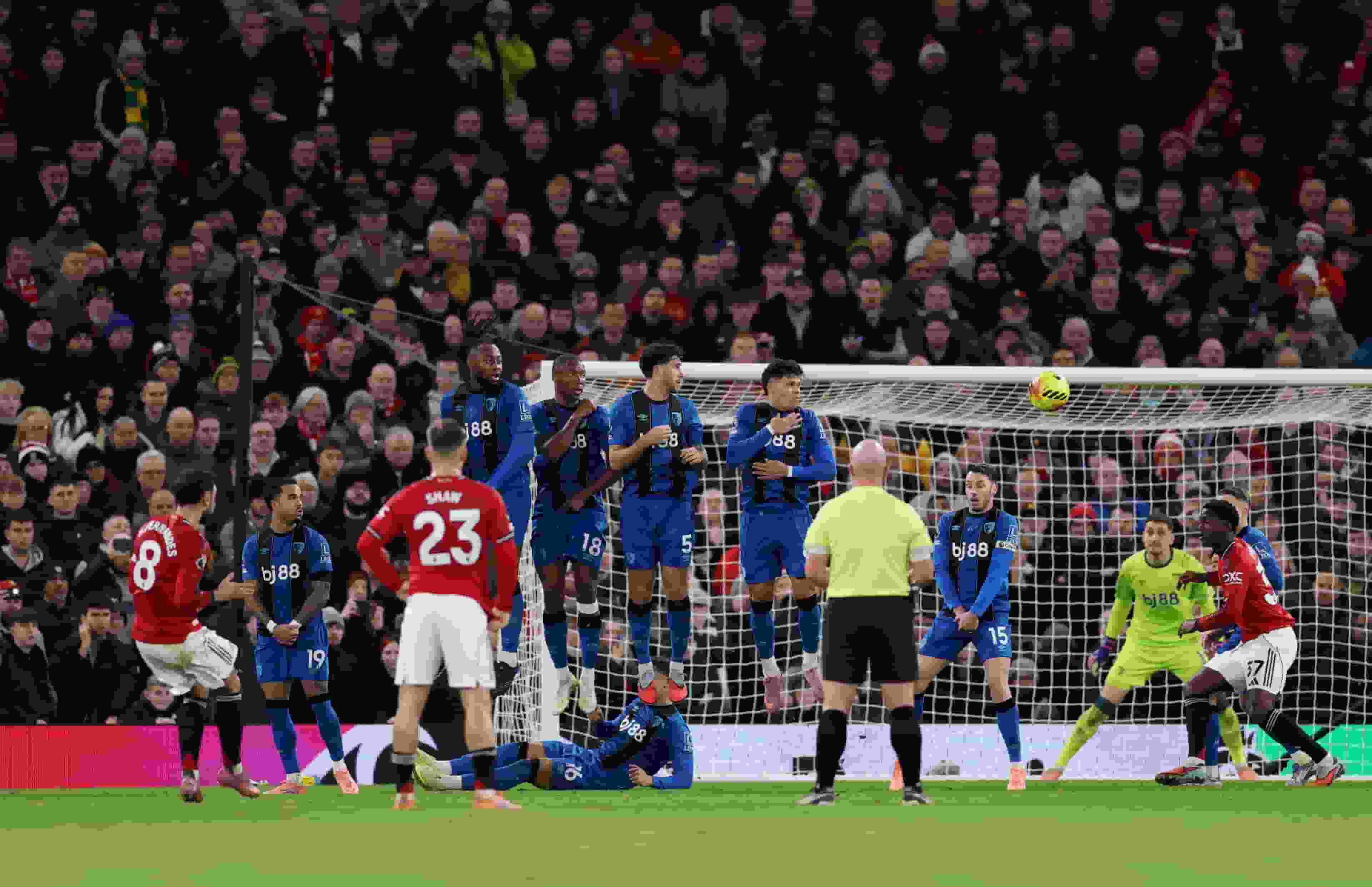 曼聯3度領先不勝 阿摩廉:瘋狂球賽