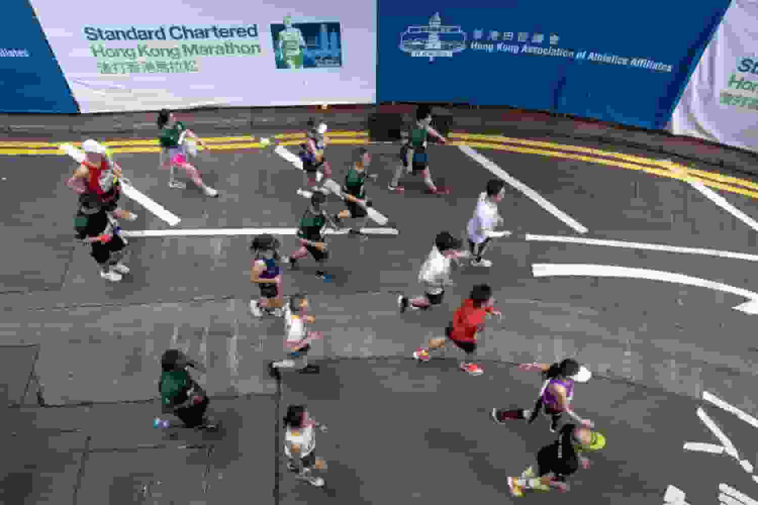 渣打馬拉松 2026—正日懶人包 早餐宜「長短火」忌太飽 即睇天氣預報、首班車時間—Yahoo