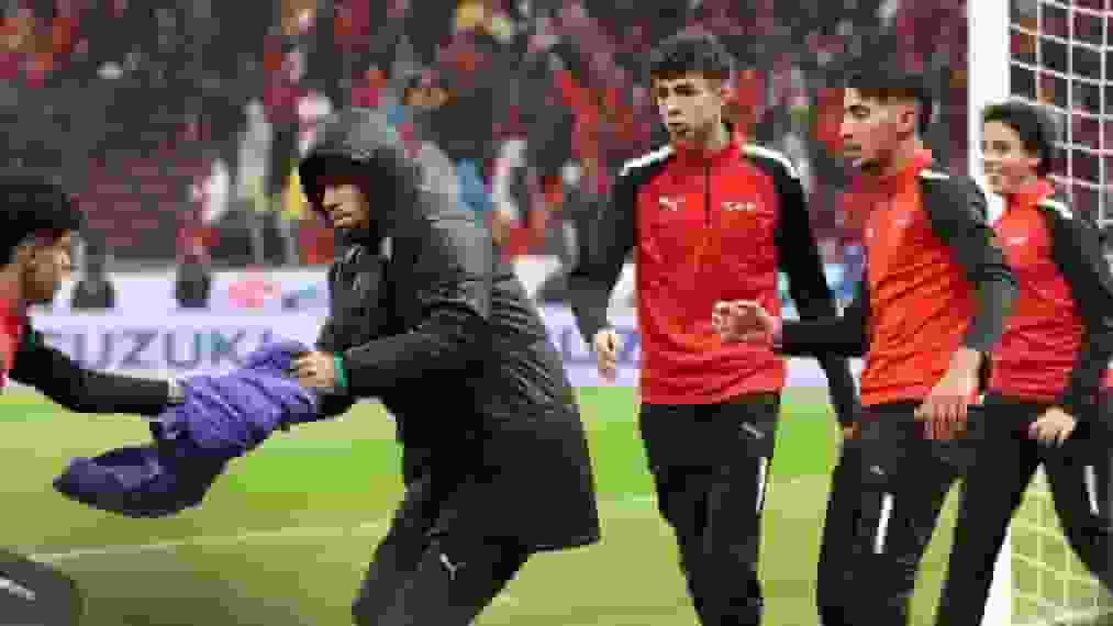 非洲盃花絮 |好拍檔 門將守護龍門 後備門將負守護毛巾