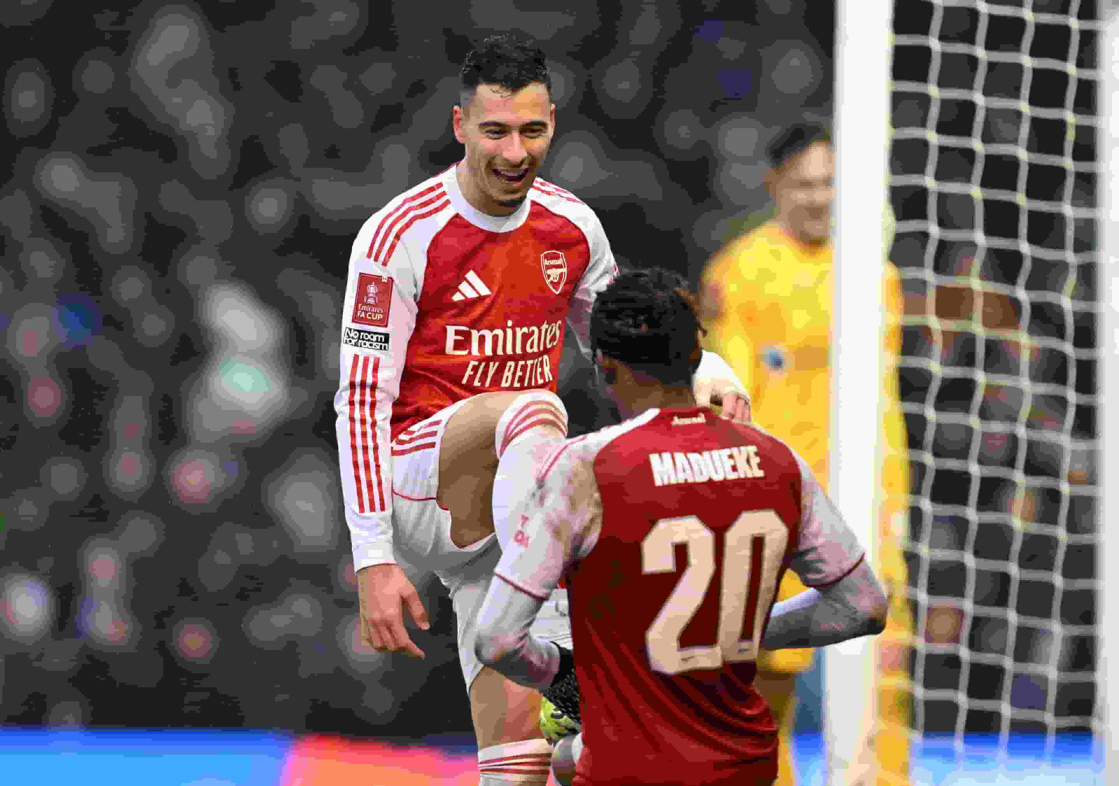 足總盃 |馬天尼利戴帽 阿仙奴派B隊照贏4比1晉級