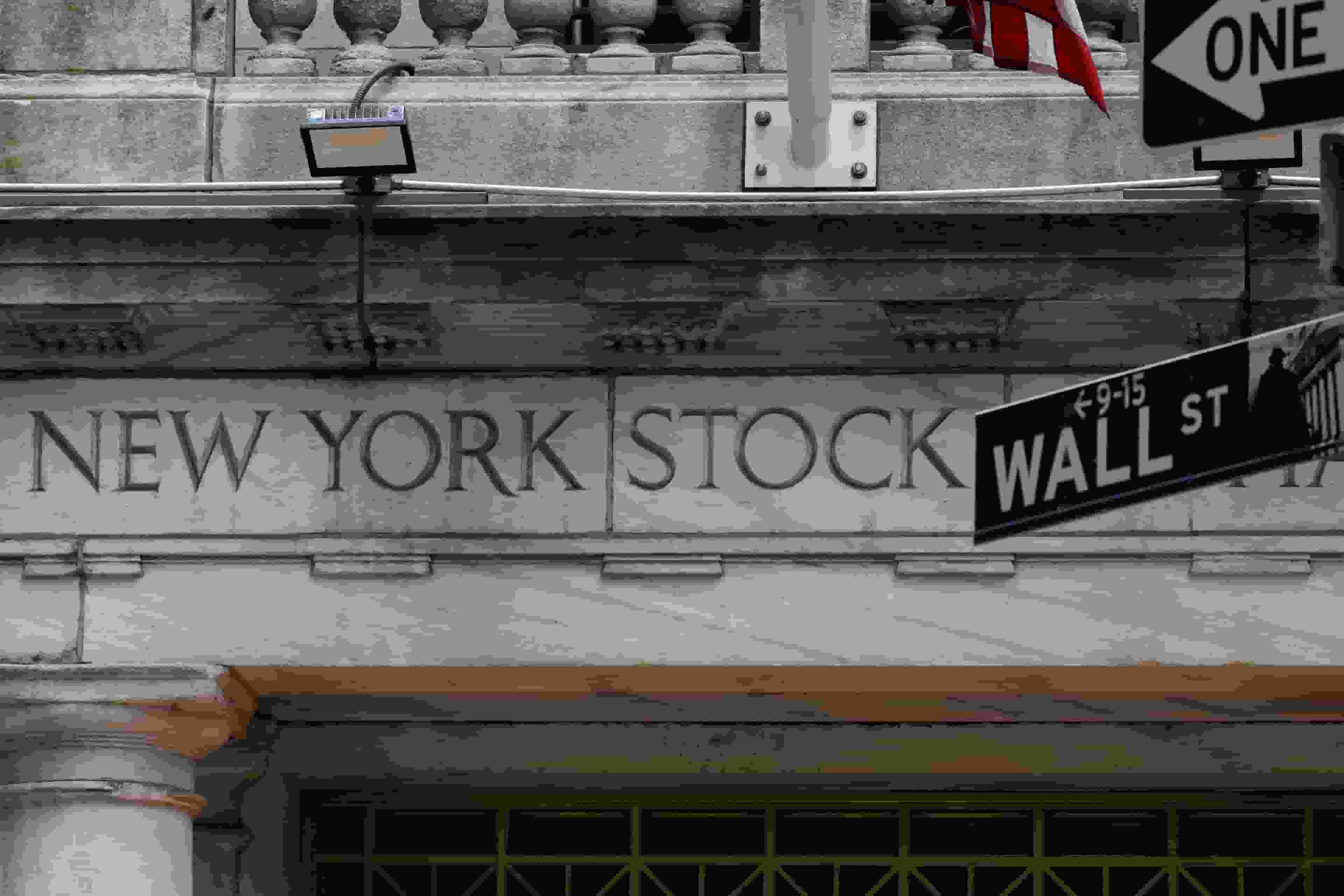 美股|美通脹數據符預期 道指早段跌300點