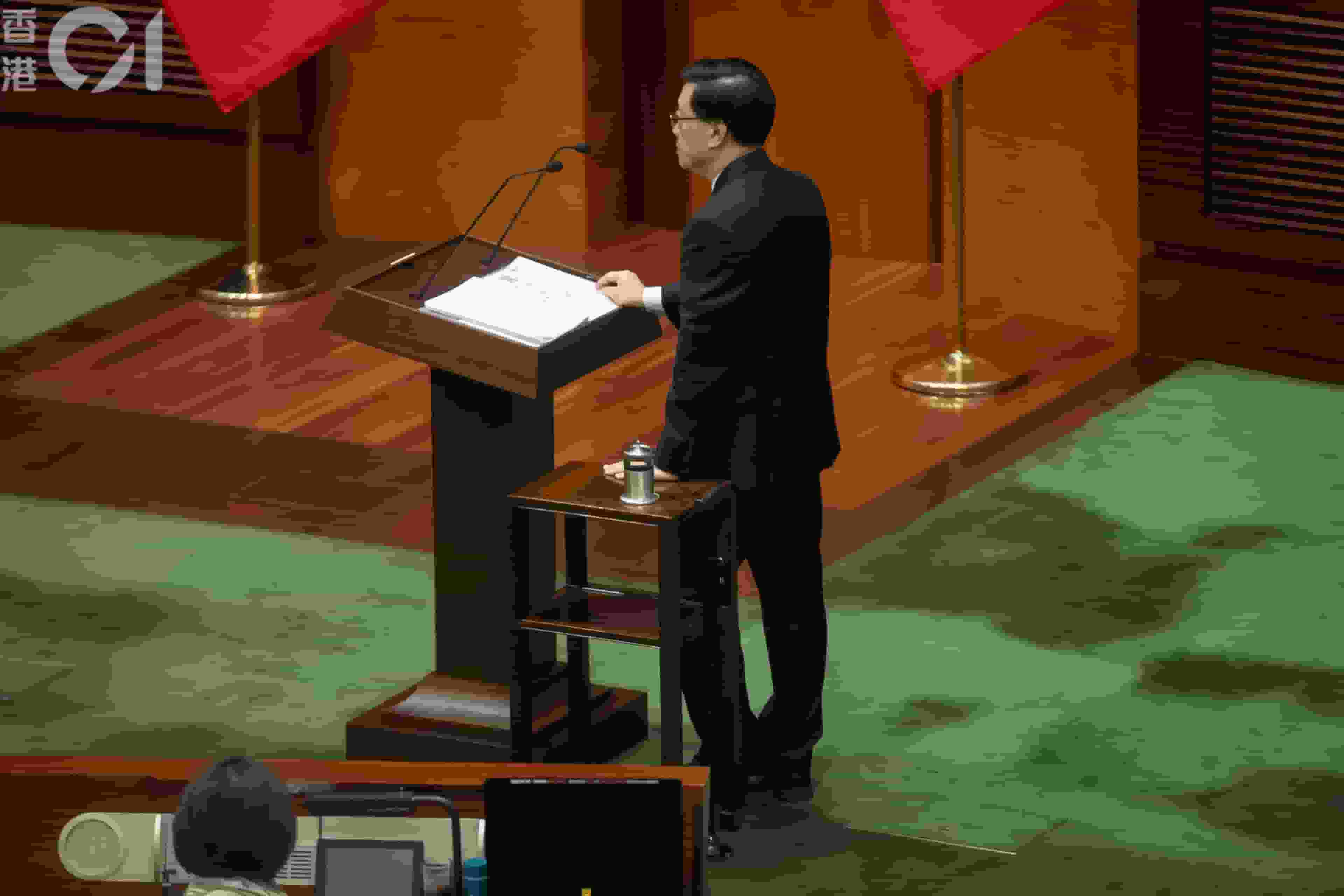 坐骨神經痛|骨科醫生料李家超病情屬中度 由腰椎退化引起難根治