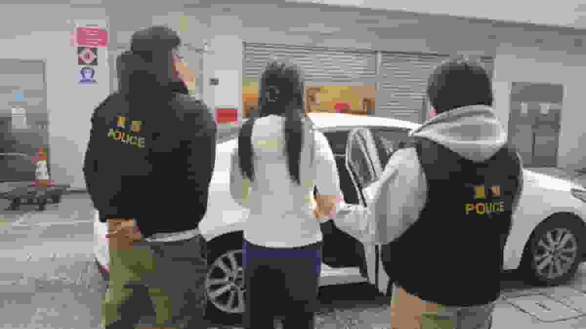 警荃灣掃黃拘44歲女 涉「為不道德目的而唆使他人」 檢避孕套等