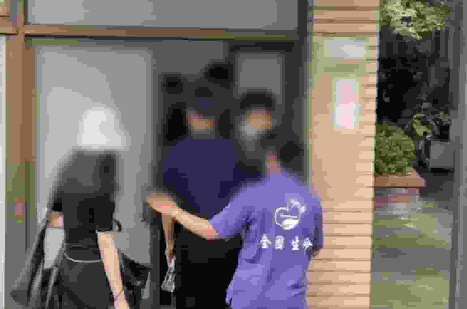 台婦浴室囚女900多天 一日只給2次剩菜 21歲女兒僅剩30kg終死亡