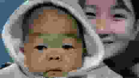 湖南25歲「袖珍青年」僅60厘米高 智力如幼兒 親妹許諾守護一生