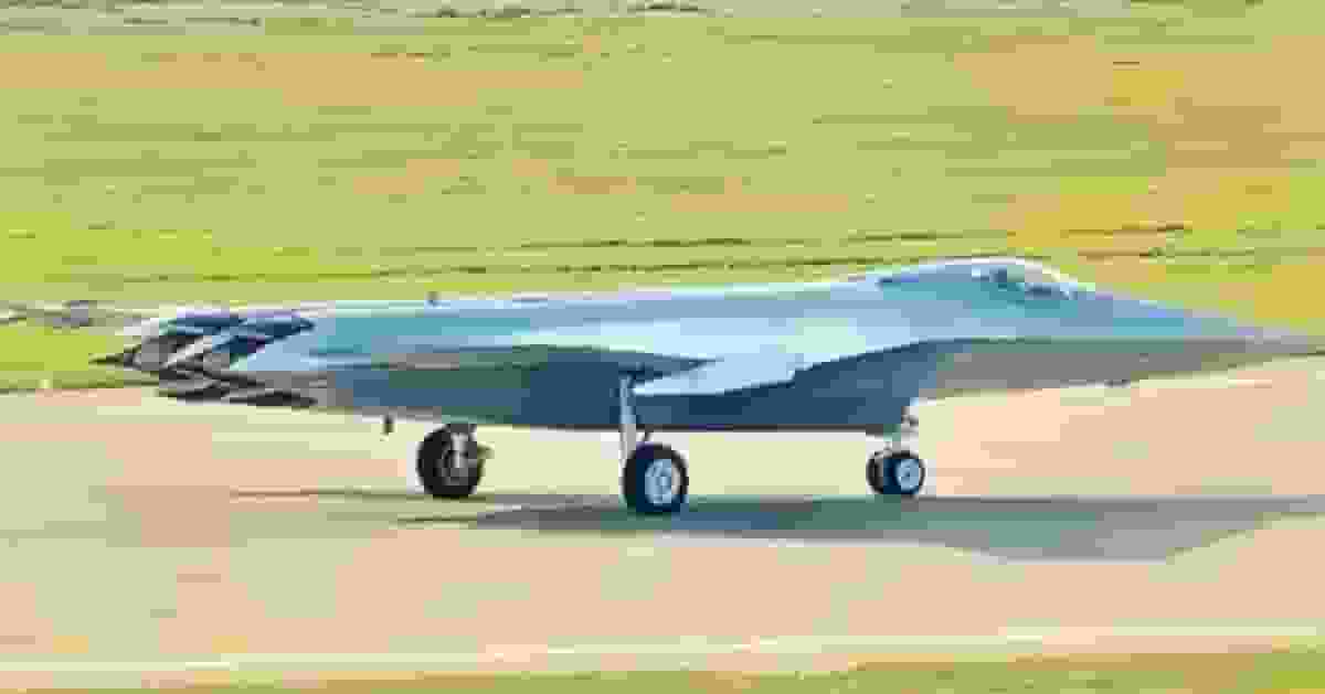 殲36二號樣機大幅改型曝光 進氣道與二維向量噴口同步升級 外媒稱中國六代機進度遠超預期