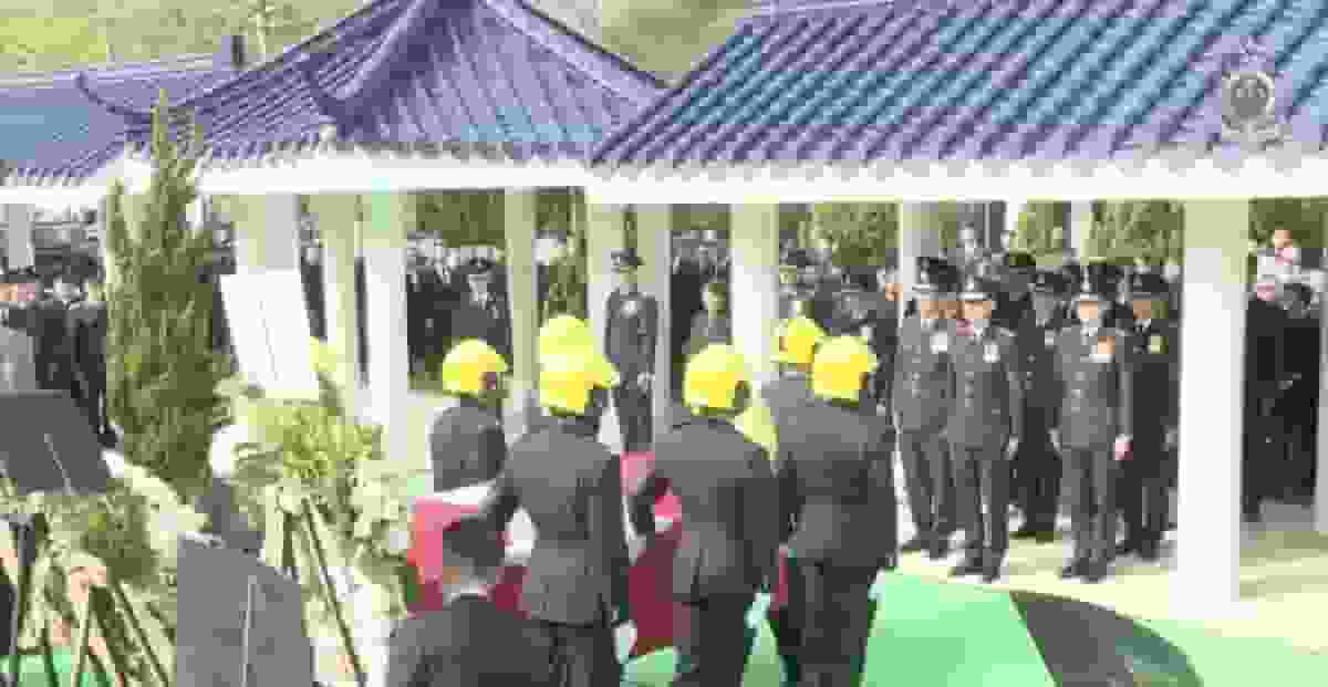 大埔五級火|救火英雄長埋浩園 千人含淚送別何偉豪