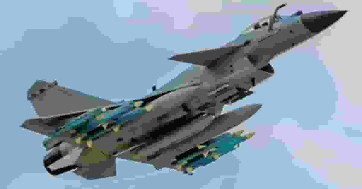 央視披露殲-10C三奪金頭盔 多次擊敗蘇-35 雷達與導彈代差改寫空戰規則