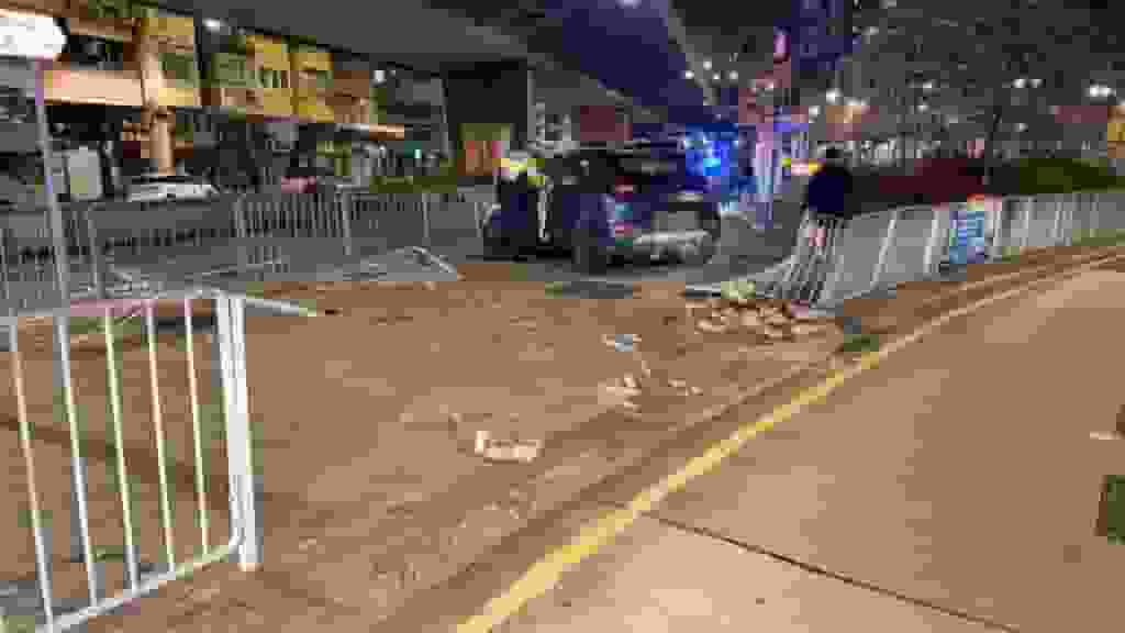 土瓜灣私家車剷上行人路撞毀鐵欄 男司機「吹爆錶」涉醉駕被捕