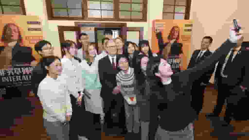 施紀賢家藏LABUBU 泡泡瑪特倫敦設總部