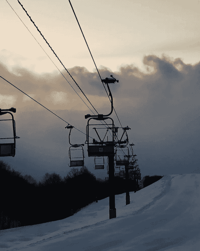 日長野滑雪場奪命悲劇 22歲女遊客背包卡纜車吊椅 凌空垂掛心臟驟停亡