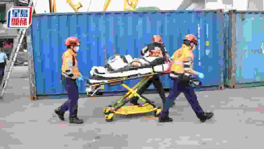 青衣昂船洲海事處貨物裝卸區 七旬躉船男工墮海亡