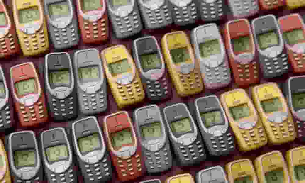 澳洲校園「去智能化」16歲以下禁用社交媒體、Nokia兩款摺機例外!昔日巨頭東山再起?香港學校有條件禁機?